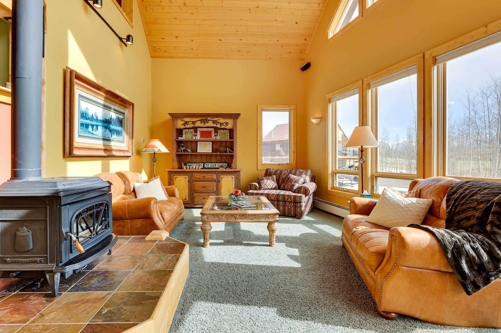 Photo of Livingroom in Warm Springs