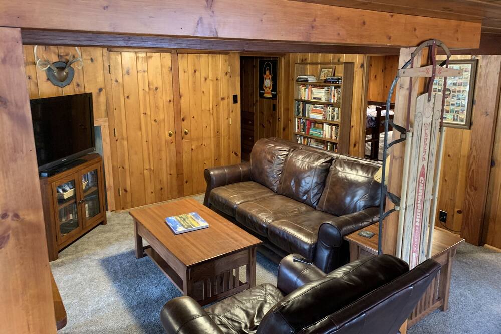 Photo of Livingroom in Evergreen
