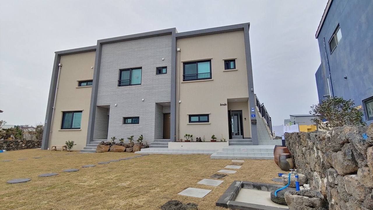 Photo of Outdoor in Hallim