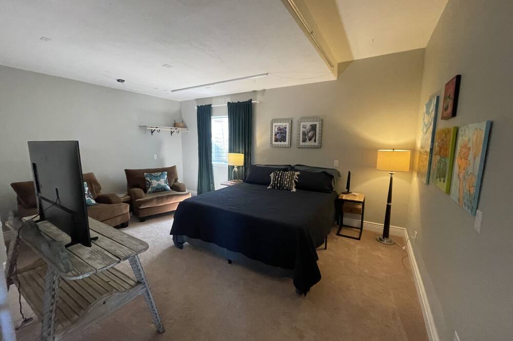 Photo of Bedroom in Castle Pines North