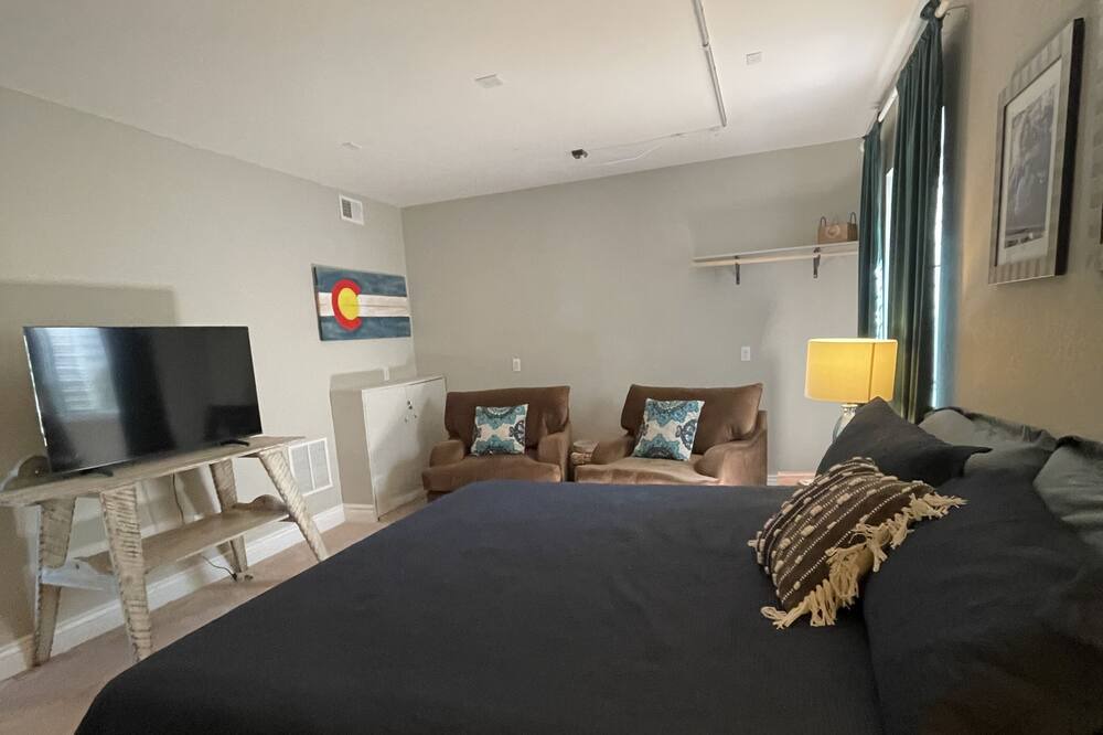 Photo of Bedroom in Castle Pines North