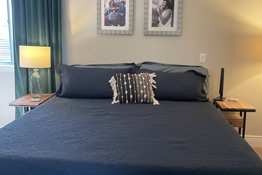 Photo of Bedroom in Castle Pines North