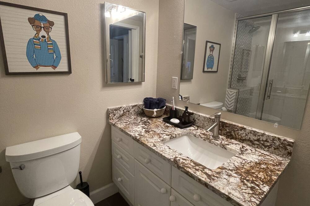 Photo of Bathroom in Castle Pines North