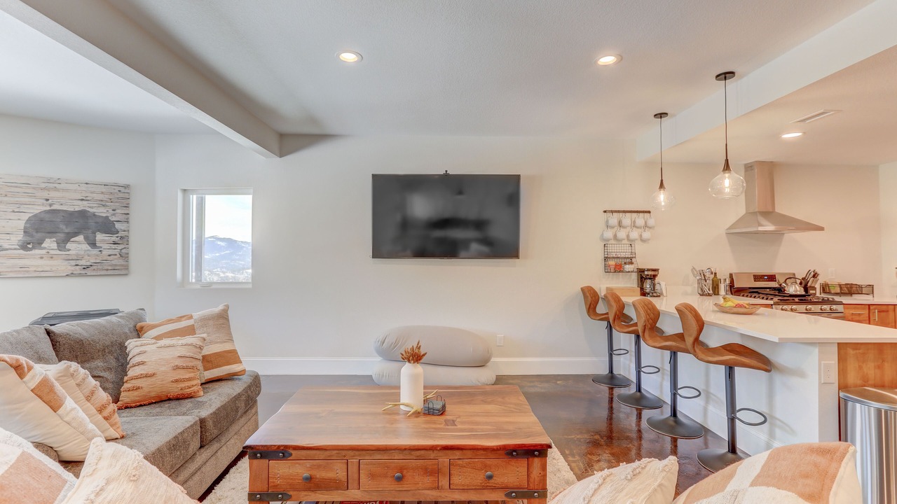 Photo of Livingroom in Central City