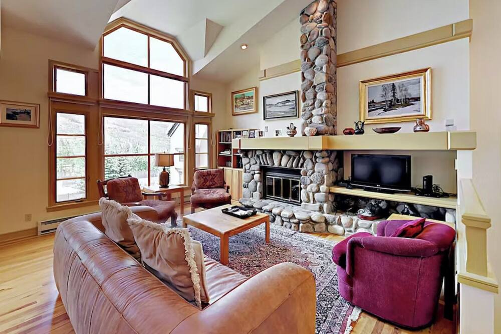 Photo of Livingroom in Highlands Townhomes