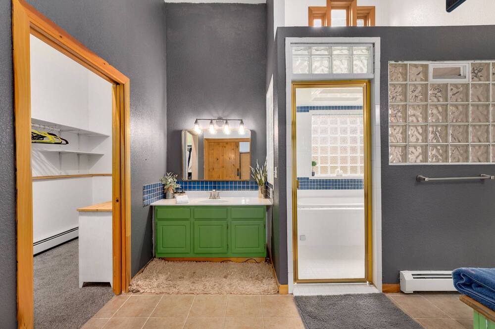 Photo of Bedroom in Aspen Park