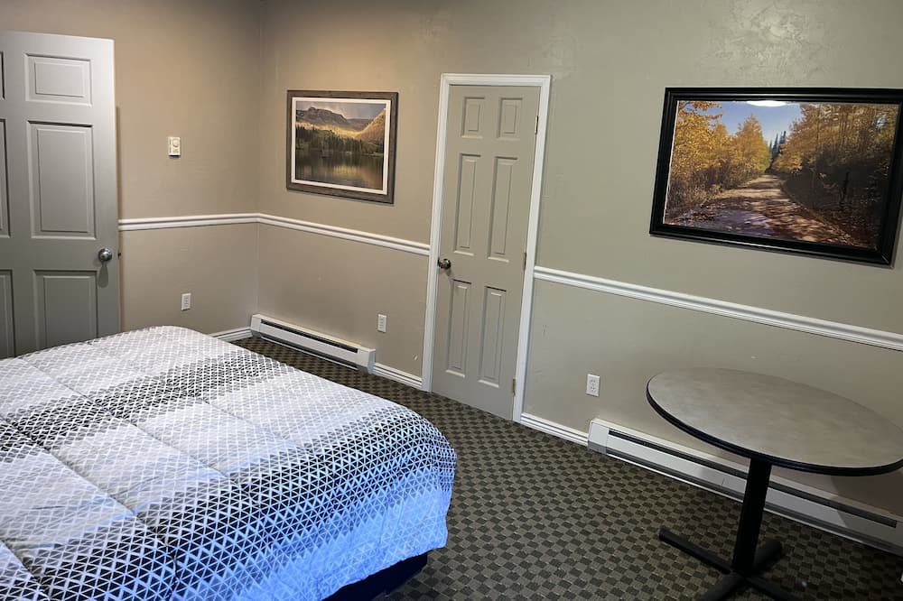 Photo of Bedroom in Meeker