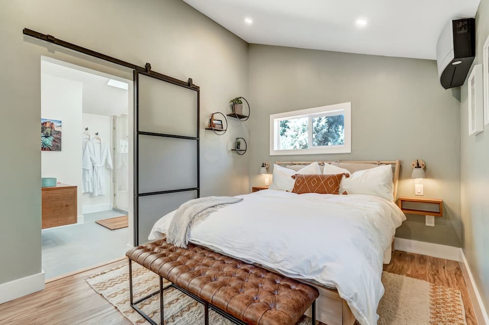 Photo of Bedroom in Broadmoor