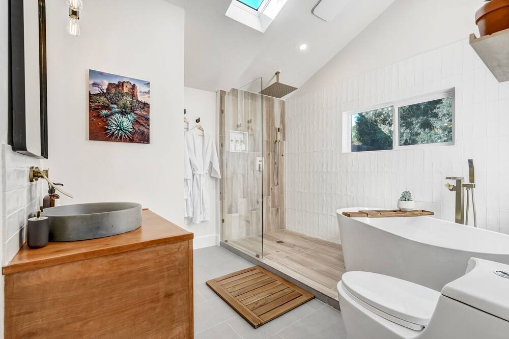 Photo of Bathroom in Broadmoor
