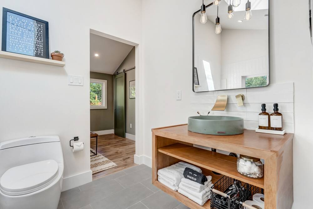 Photo of Bathroom in Broadmoor