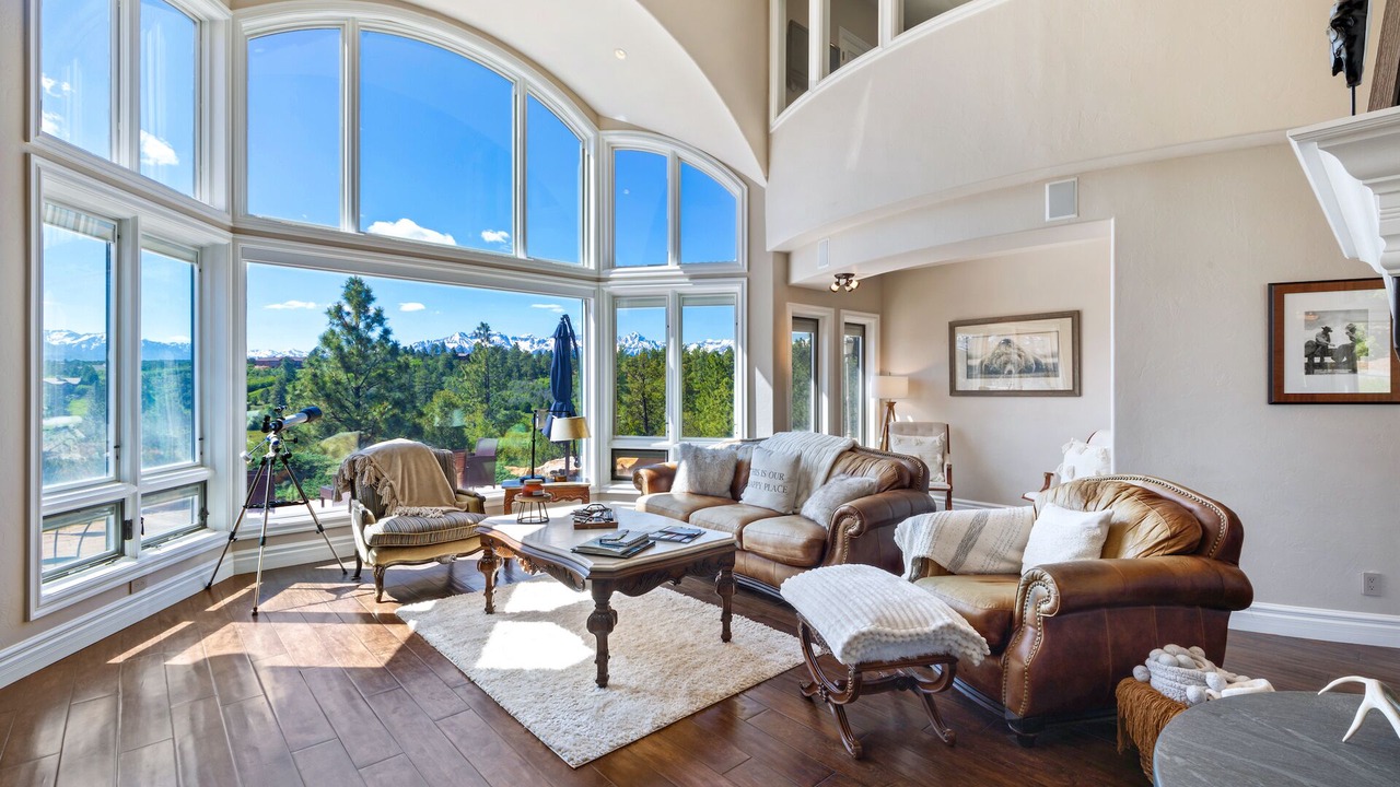 Photo of Livingroom in Loghill Village