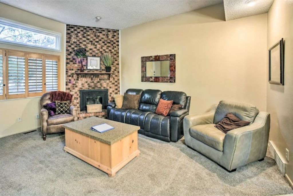 Photo of Livingroom in Northeast Colorado Springs