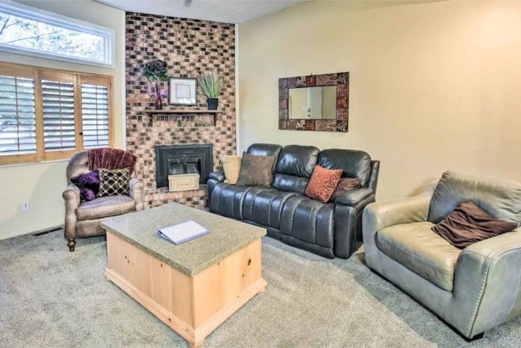 Photo of Livingroom in Northeast Colorado Springs
