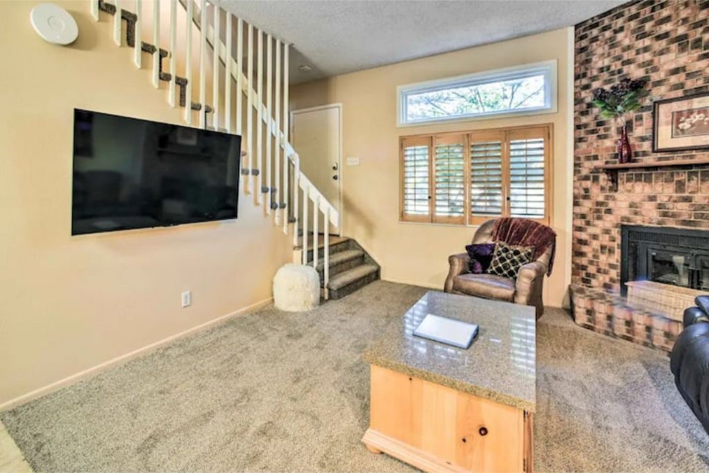 Photo of Livingroom in Northeast Colorado Springs