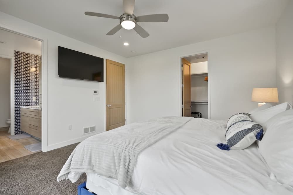 Photo of Bedroom in Sloan Lake