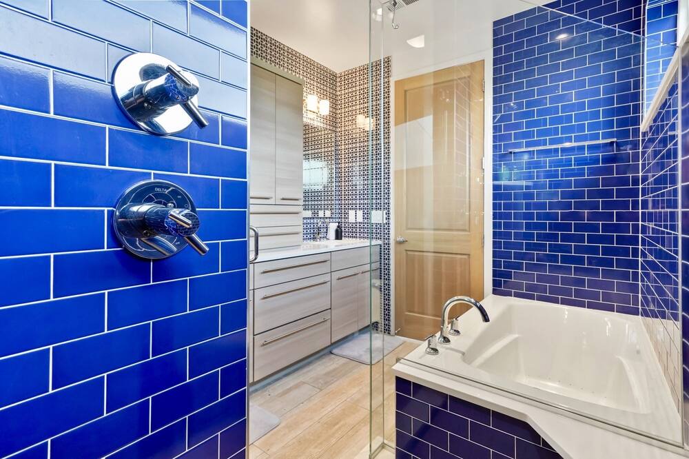Photo of Bathroom in Sloan Lake