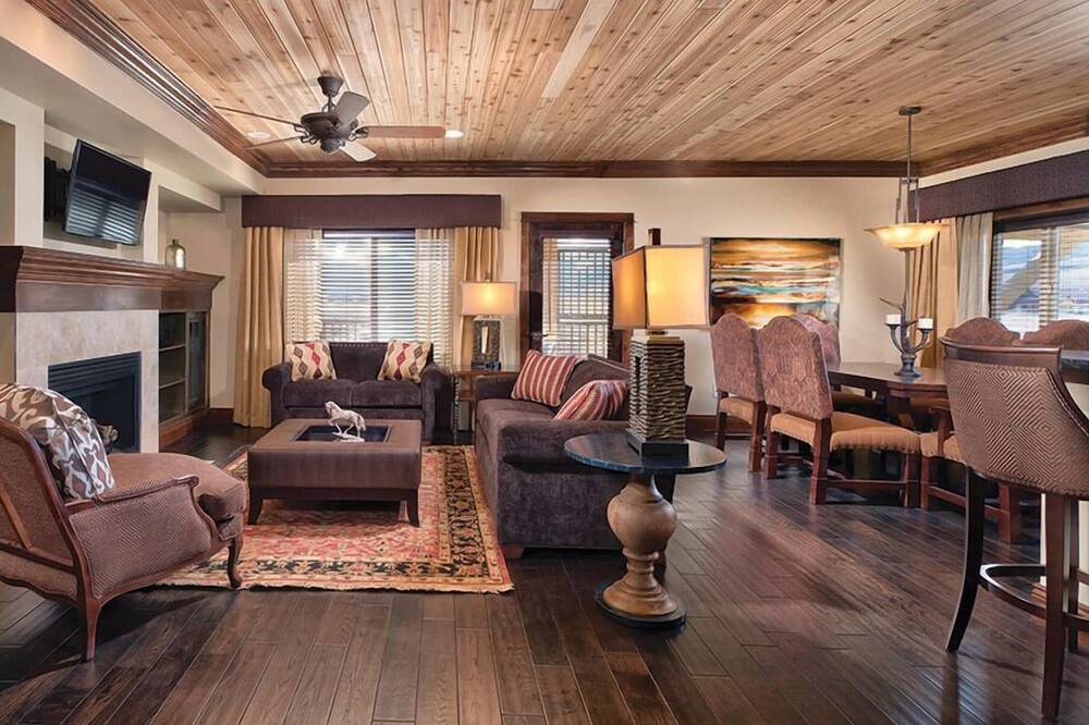 Photo of Livingroom in Grand Elk Ranch