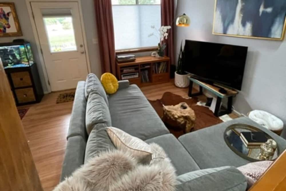 Photo of Livingroom in Louisville