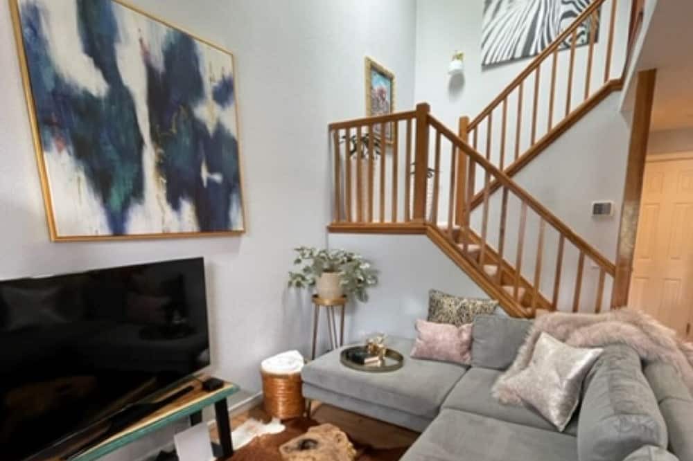 Photo of Livingroom in Louisville
