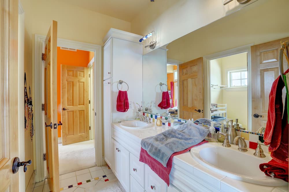 Photo of Bathroom in Boulder