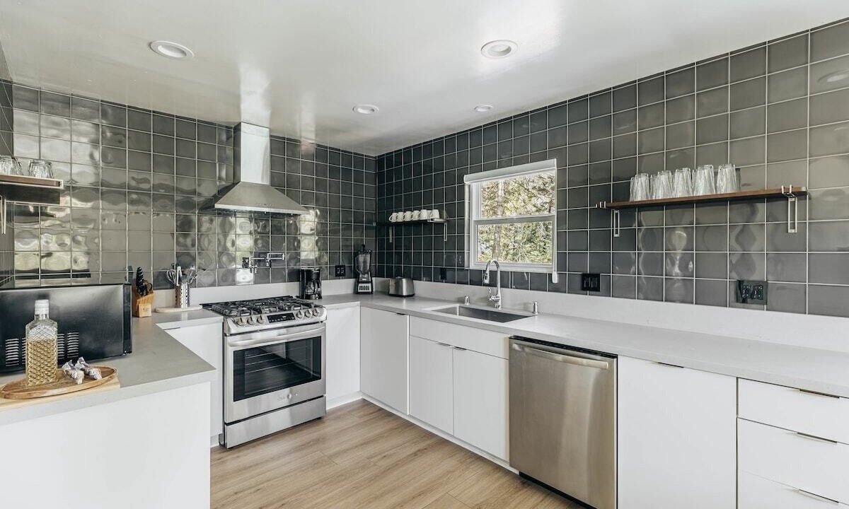 Photo of Kitchen in Lake Arrowhead