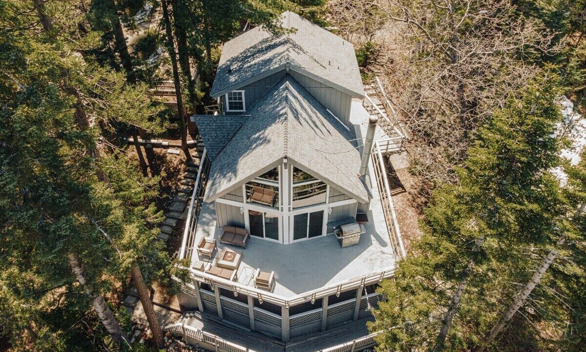 Photo of Outdoor in Lake Arrowhead
