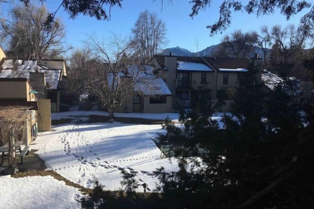 Photo of Outdoor in Glenwood Grove - North Iris