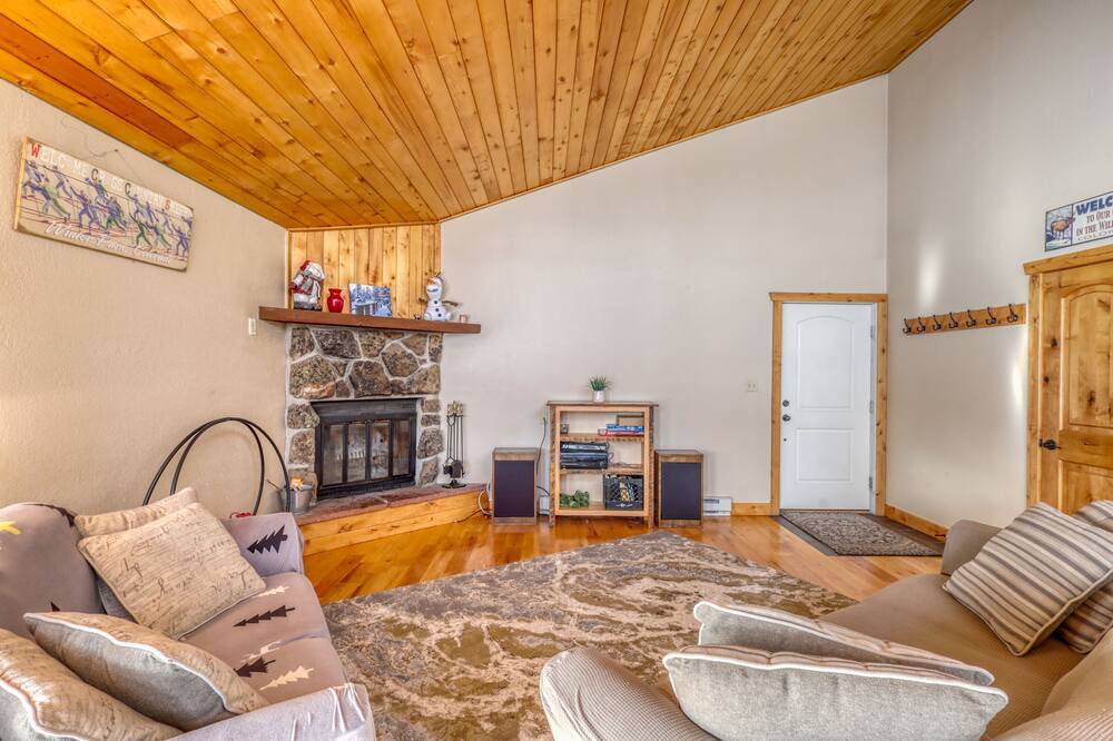 Photo of Livingroom in Fraser