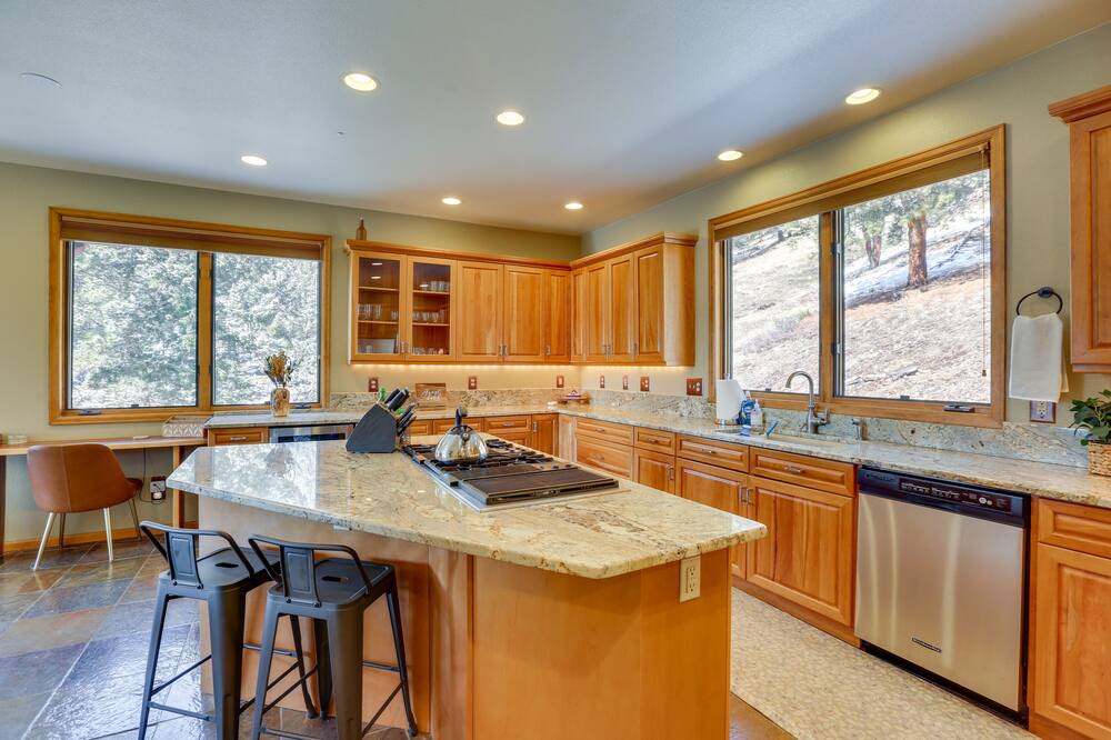 Photo of Kitchen in Hangen Ranch And M and B