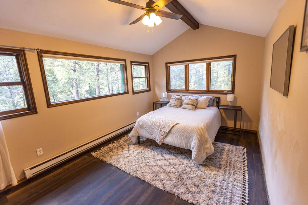 Photo of Bedroom in Jamestown