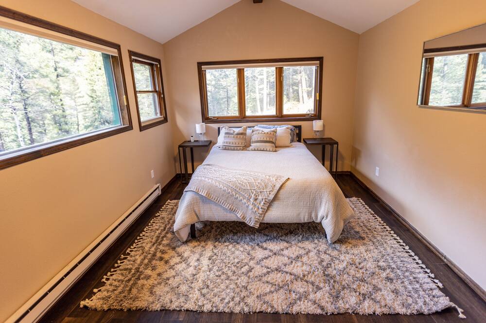Photo of Bedroom in Jamestown