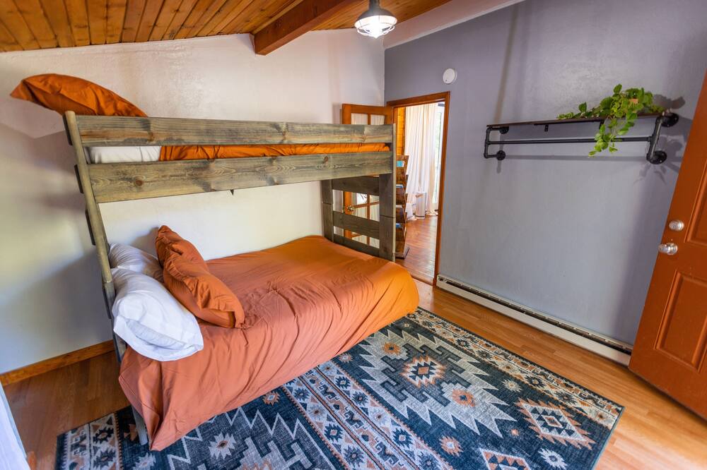 Photo of Bedroom in Jamestown