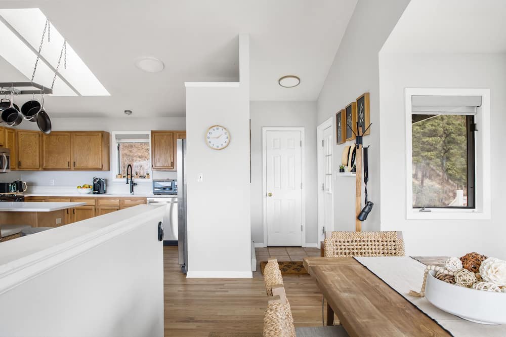Photo of Kitchen in Richmond Hill Corridor
