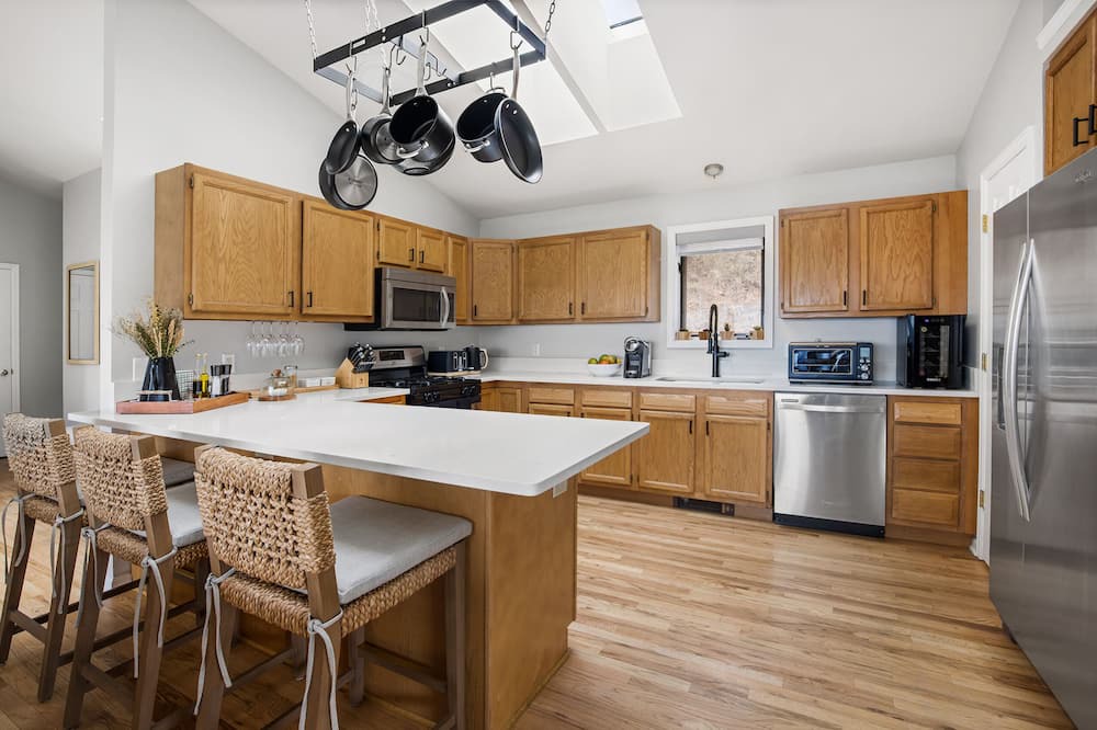 Photo of Kitchen in Richmond Hill Corridor