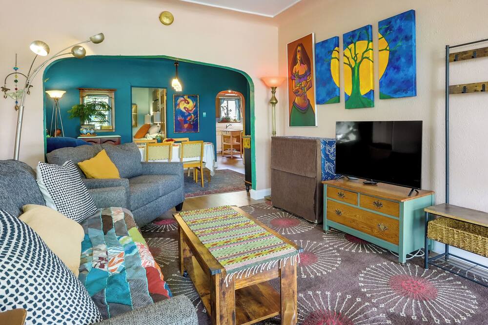 Photo of Livingroom in Sunnyside