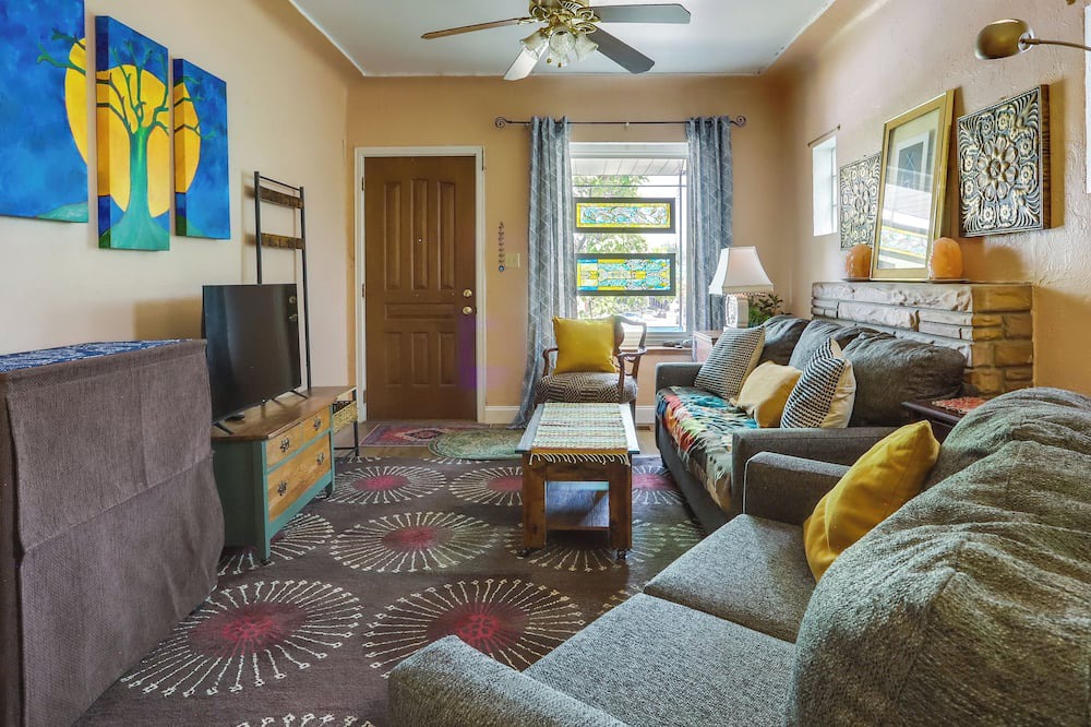 Photo of Livingroom in Sunnyside