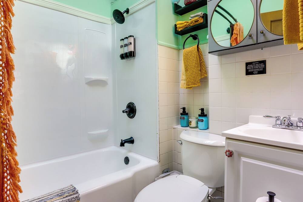 Photo of Bathroom in Sunnyside