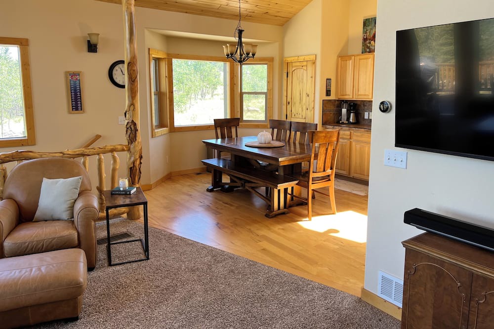 Photo of Livingroom in Indian Mountain