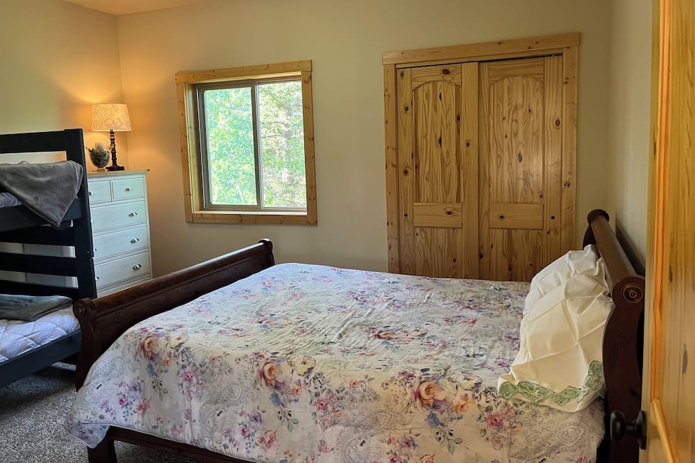 Photo of Bedroom in Indian Mountain