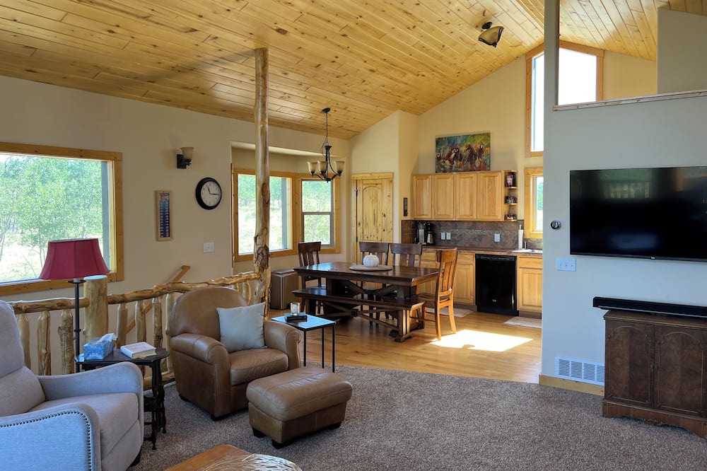 Photo of Livingroom in Indian Mountain