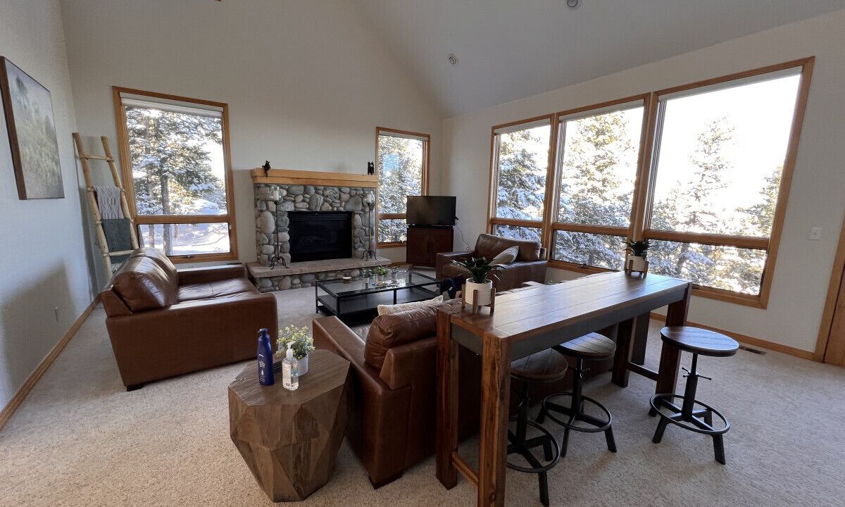 Photo of Livingroom in Evergreen