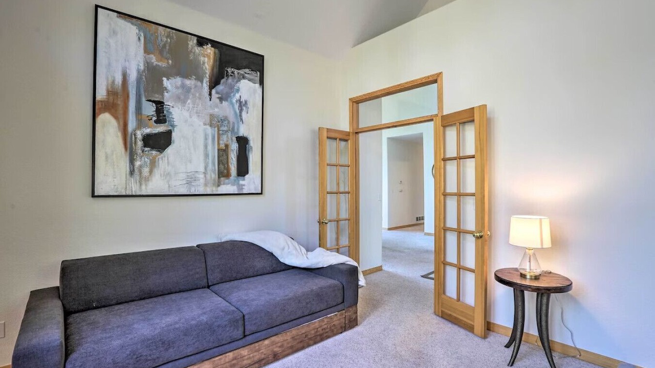Photo of Livingroom in Evergreen