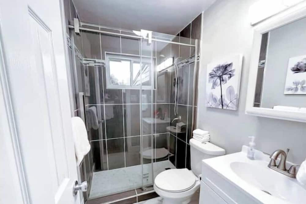 Photo of Bathroom in South Westminster