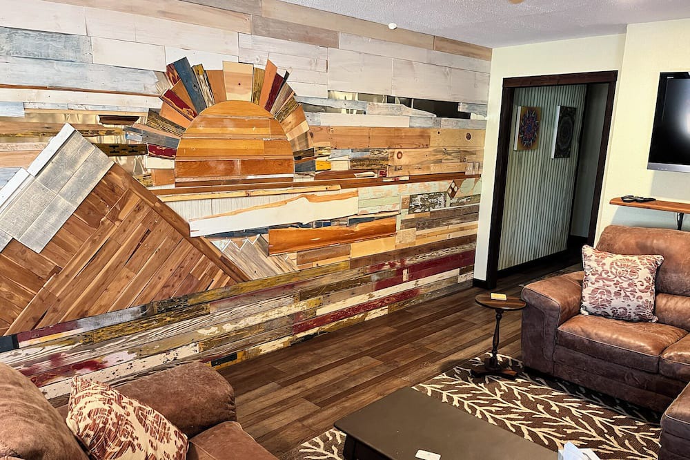 Photo of Livingroom in Fowler