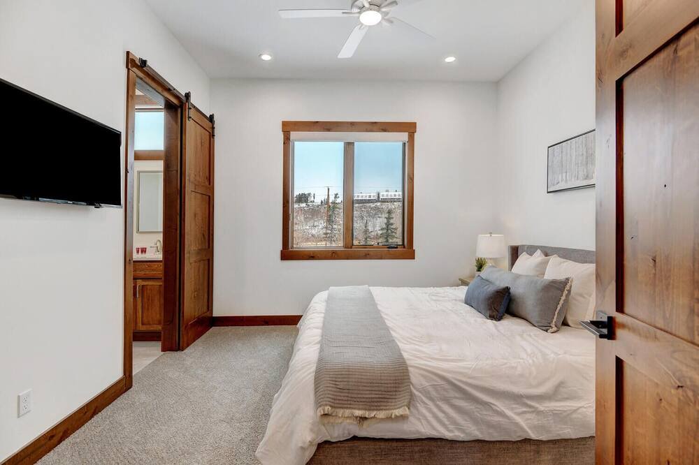 Photo of Bedroom in Fraser