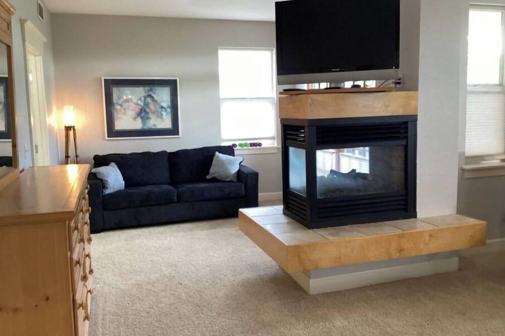Photo of Livingroom in Lafayette