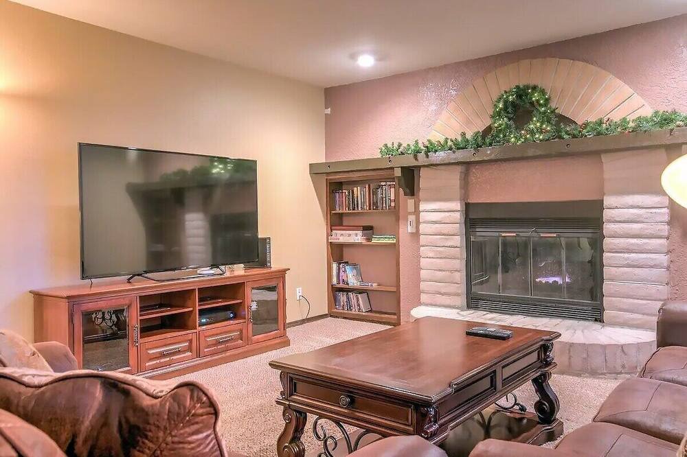 Photo of Livingroom in Northeast Colorado Springs