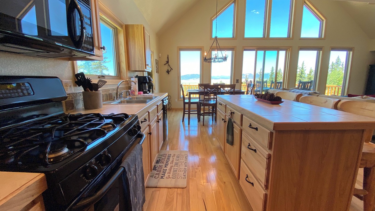 Photo of Kitchen in Indian Mountain