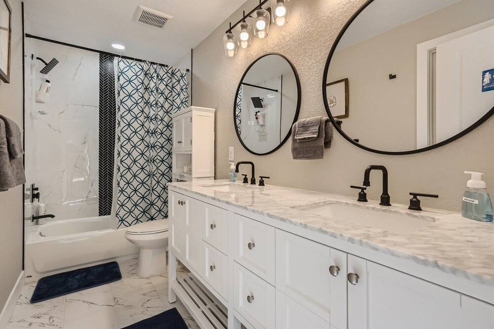 Photo of Bathroom in Kipling