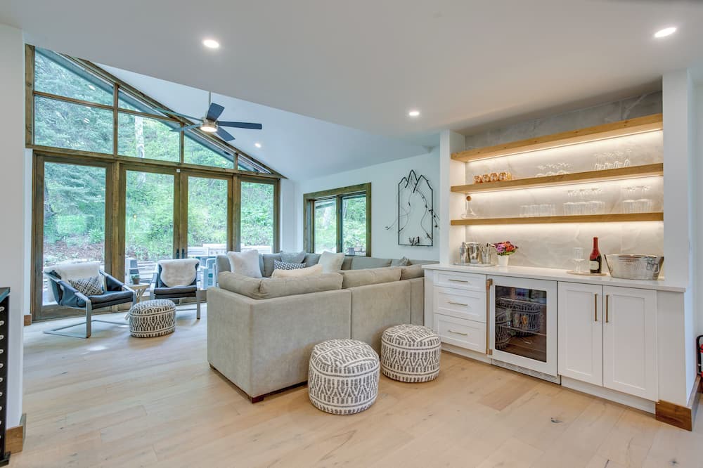 Photo of Livingroom in Intermountain